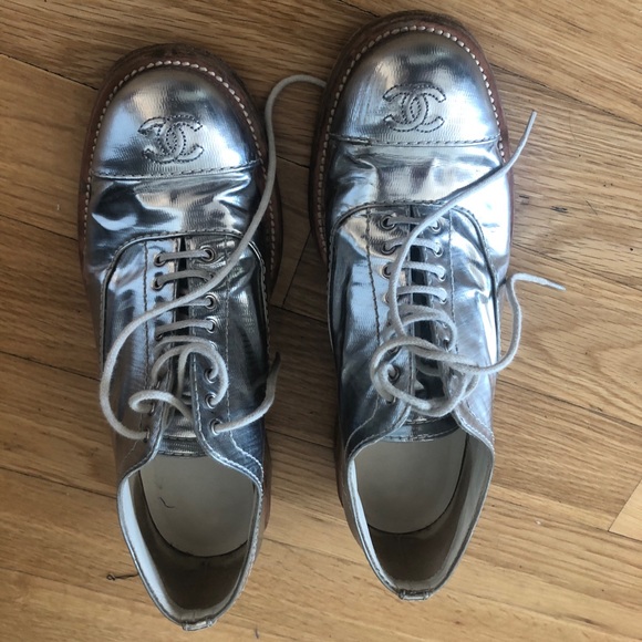 CHANEL SILVER OXFORDS!!! - Picture 4 of 4